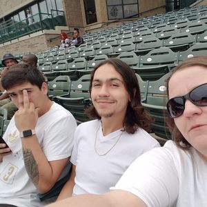 Meet your Posher, April